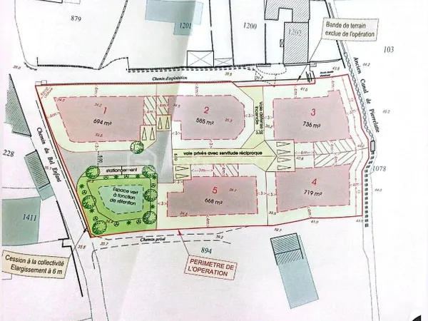 Terrain 720 m²