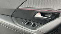 Peugeot 2008 1.2 PureTech 130ch S&S GT EAT8 — photo 16