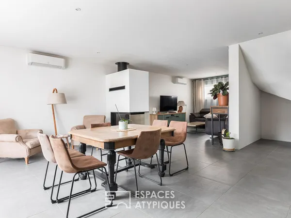 Maison contemporaine avec terrasse rooftop à Pouvourville