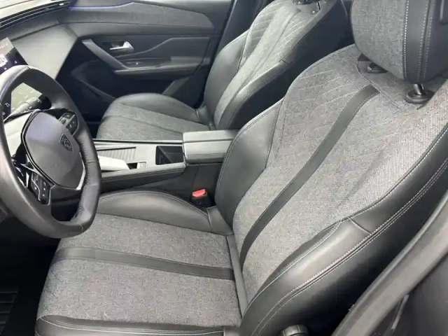 Peugeot 408 phev 225 e-eat8 — photo 11