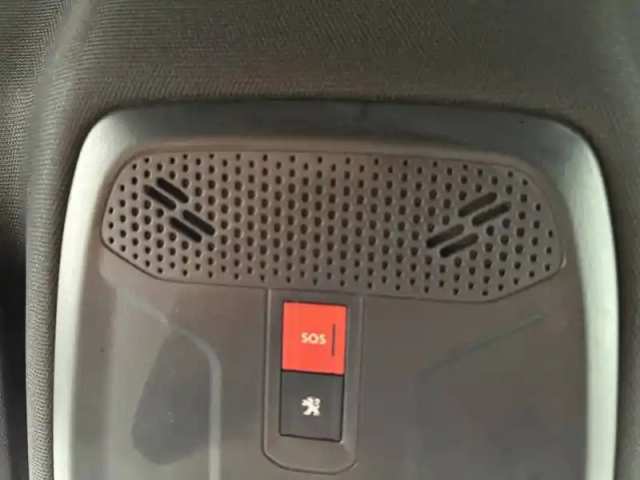 Peugeot 2008 electrique 136 ch — photo 30