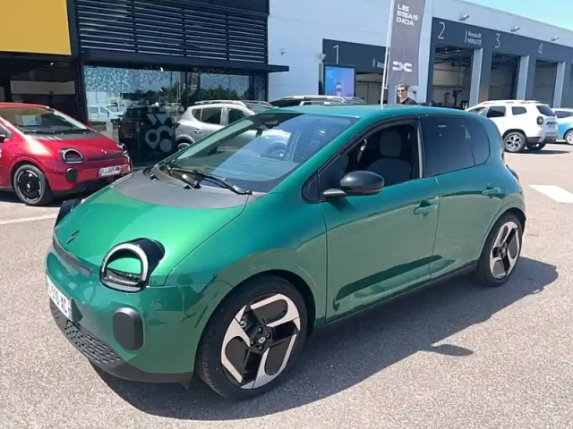 Renault Twingo e-tech electrique 80 ch autonomie urbaine — photo 18