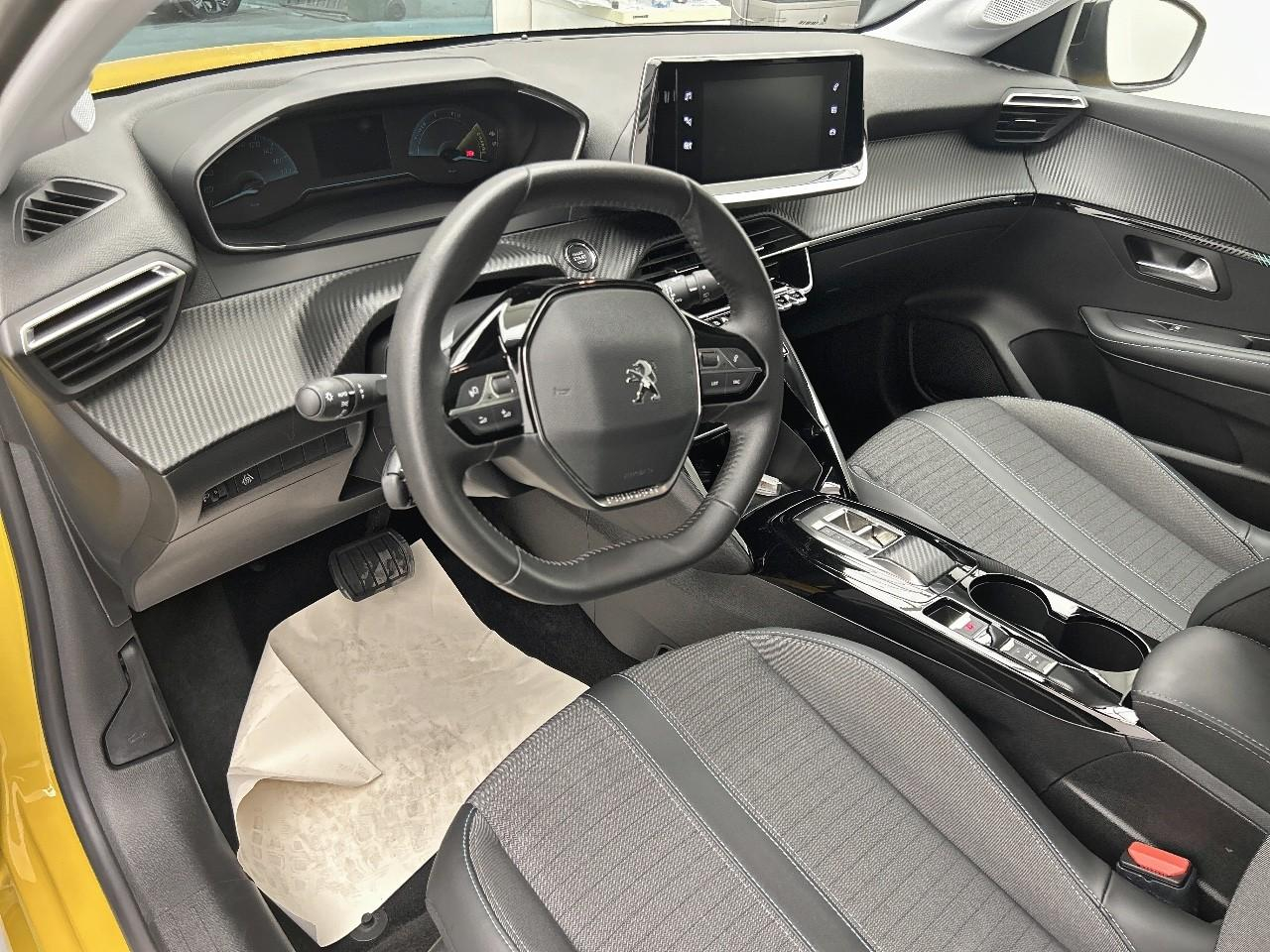 Peugeot 208 electrique 50 kwh 136ch allure — photo 9