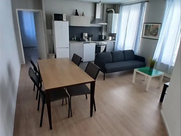 Appartement - 3ème étage - 79,25 m2 - 4 pièces - Meublé