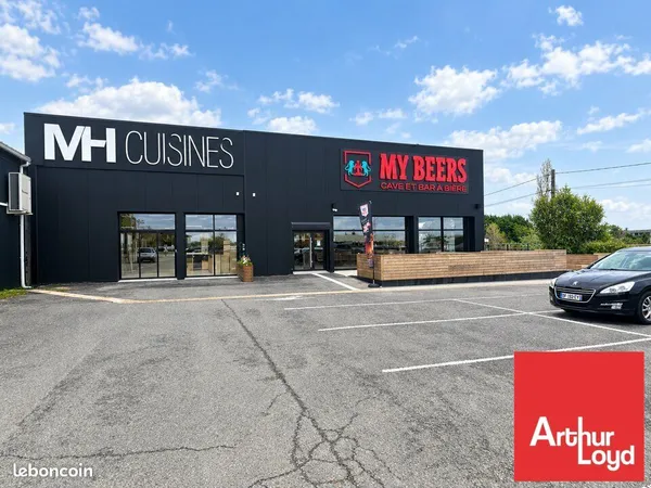 Local commercial 235 m² POITIERS
