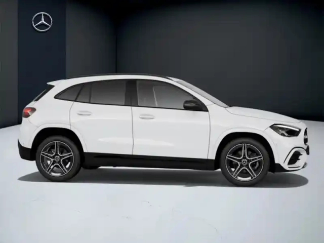 Mercedes Gla 180 d amg line — photo 18
