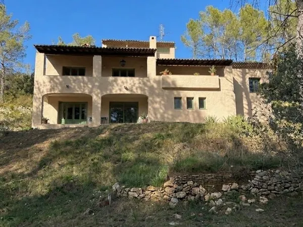 Maison 10 pièces 300 m²