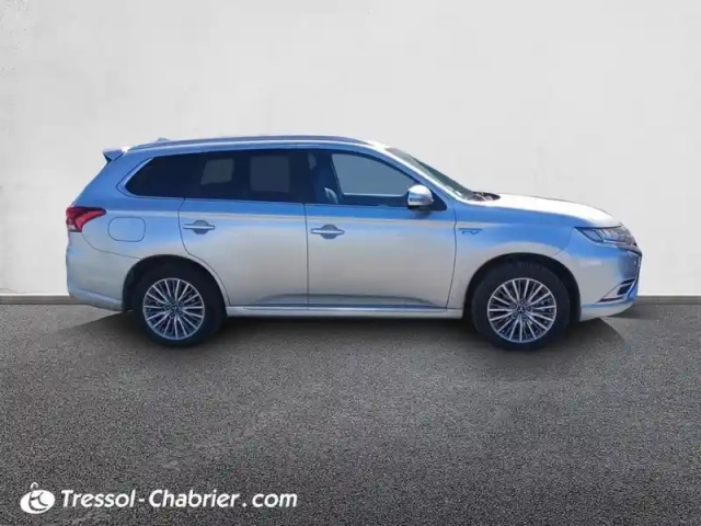 Mitsubishi Outlander 2.4l phev twin motor 4wd instyle — photo 28