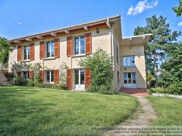 Villa de plus de 230m2 HAB avec vue panoramique.