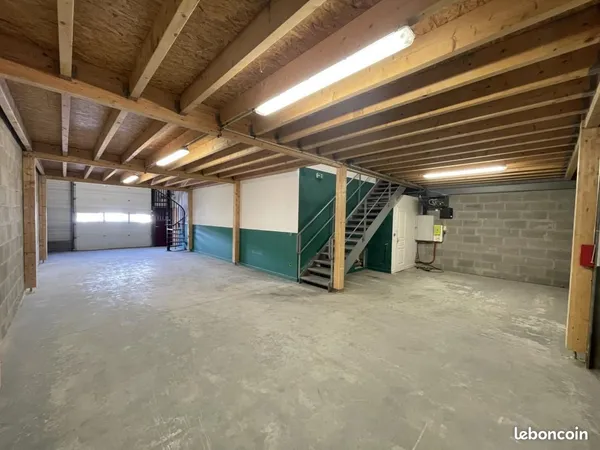 Local d'activité 275 m²