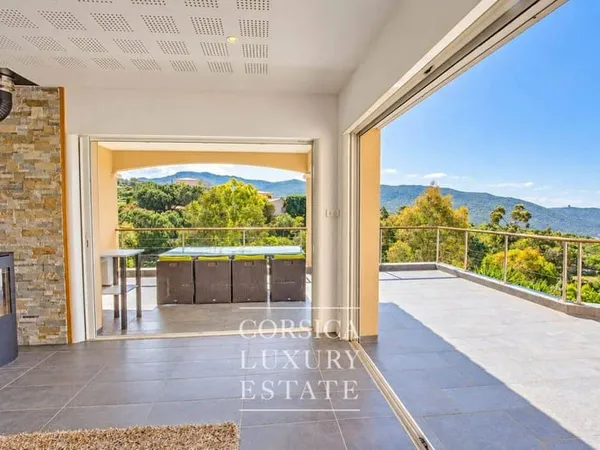 Maison 8 pièces 209 m²
