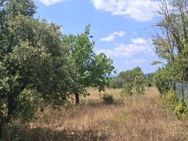 Terrain 1800 m²