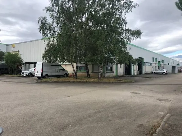 Local commercial 424 m²