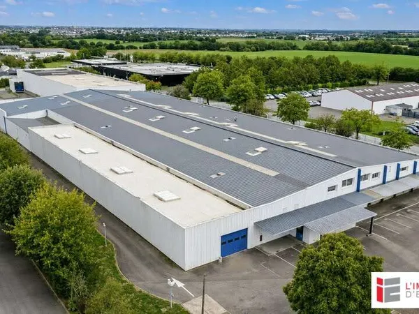 Local d'activité de 7340m² à louer à Domloup