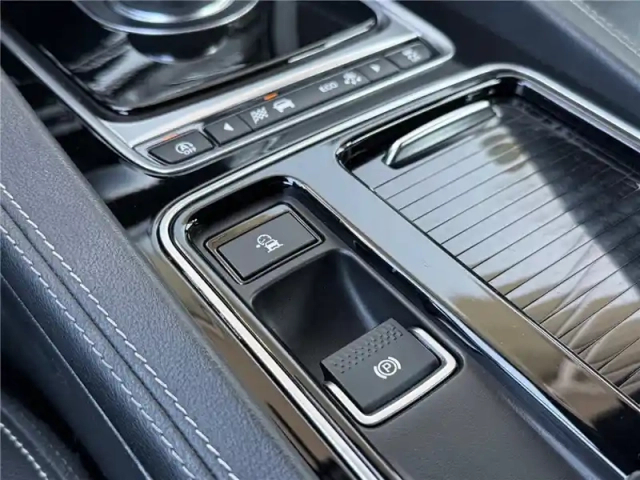 Jaguar F-Pace v6 3.0 d - 300 ch awd bva8 — photo 24