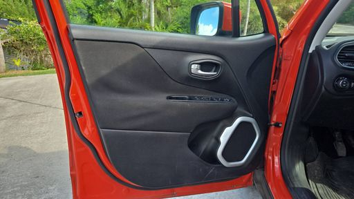 Jeep Renegade 1.4 MultiAir 140 - Longitude – 2015 – 84921 km – Essence – Boîte Manuelle — photo 45