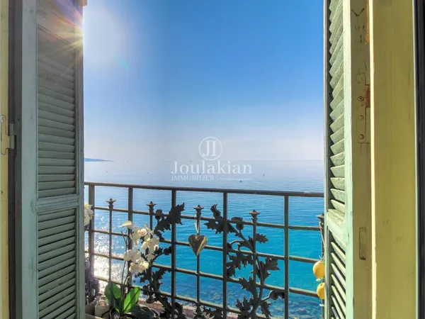 Menton- Appartement 3 pièces Duplex- front de mer