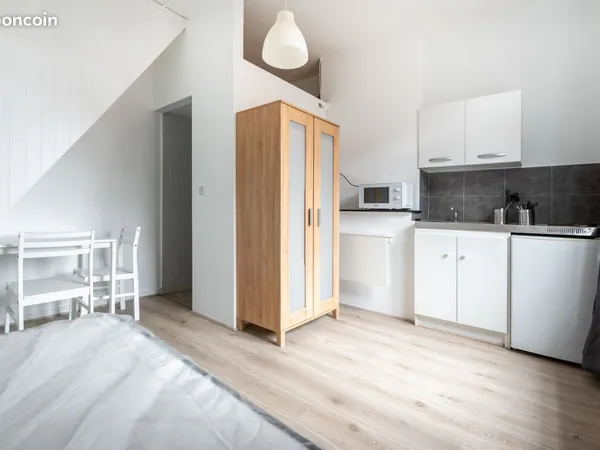 Studio 1 pièce 12 m²