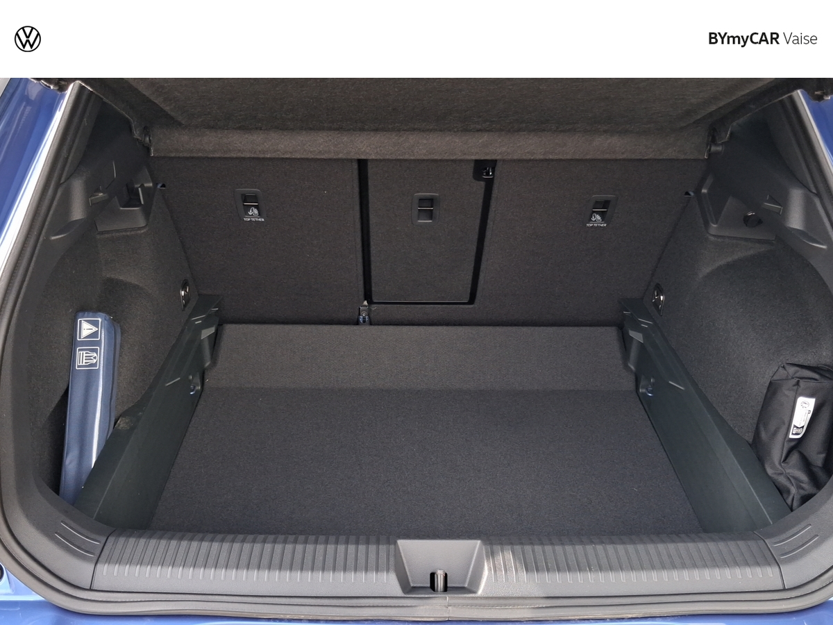 Volkswagen T-Roc 1.5 eTSI EVO2 Hybrid 150 ch DSG7 — photo 12