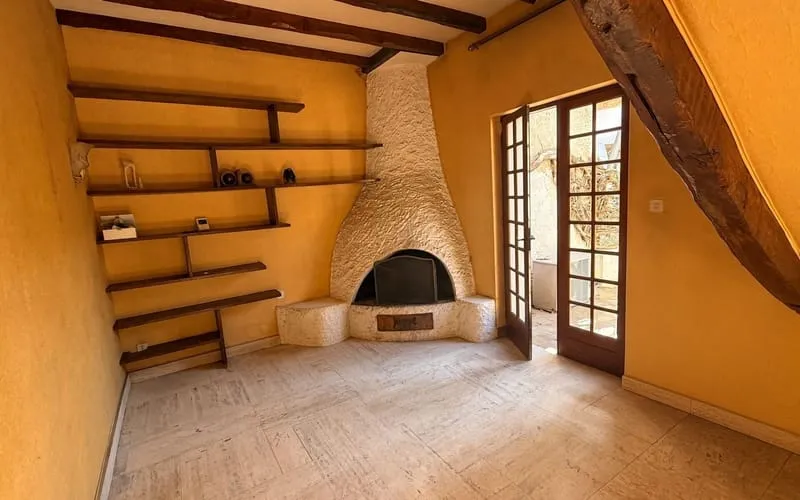 Photo 3