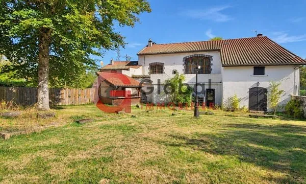 Maison 7 pièces 324 m²