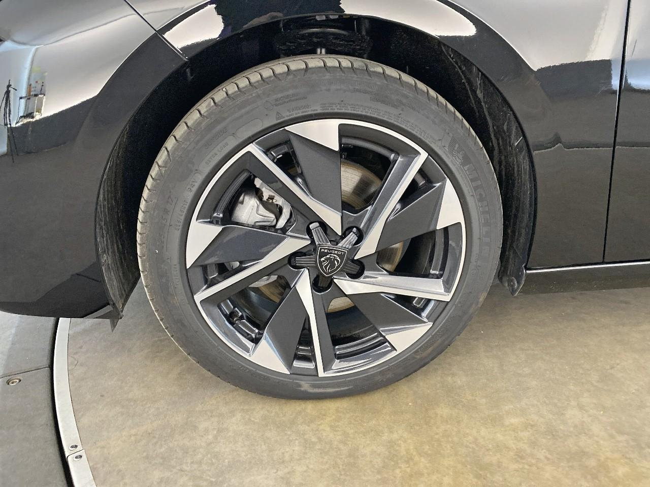 Peugeot 308 sw hybrid 145 e-dcs6 allure — photo 11