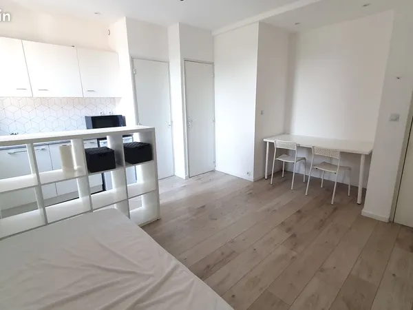 Studio meublé charges comprises wifi calme centre-ville