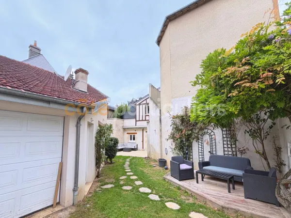 Maison coeur de ville avec garage