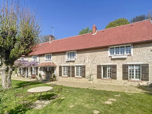 Maison 10 pièces 340 m²