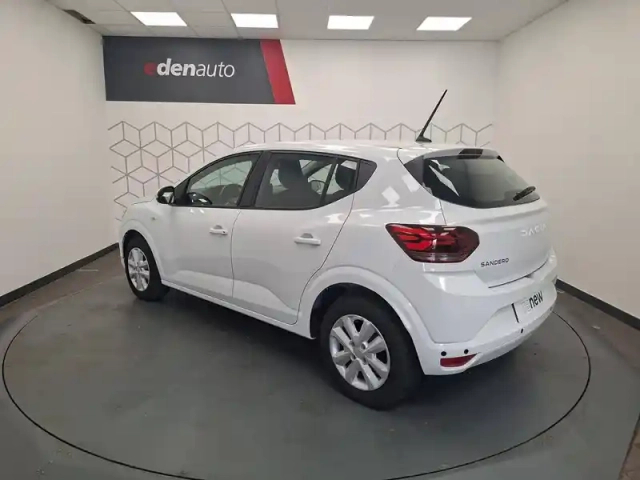 Dacia Sandero eco-g 100 — photo 4
