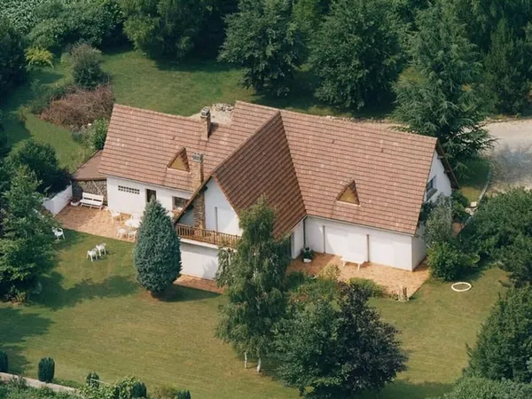 Maison 10 pièces 253 m²