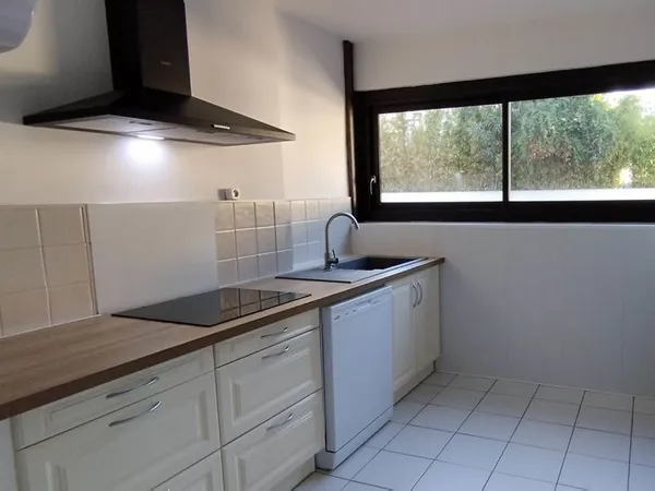 T3 rénové 75 m2 110000 €