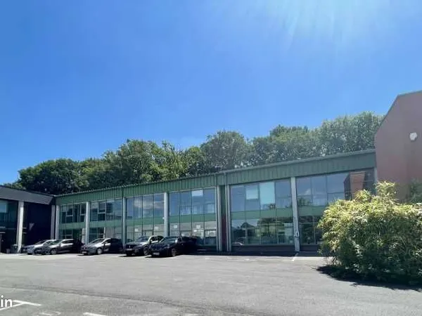 Bureau 1 253 m²