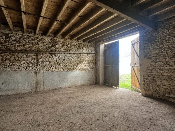 Grange en pierre avec jardin - Idéal stockage, atelier ou ré