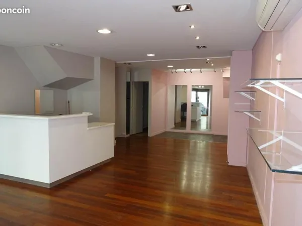 Local bureaux 75 m²