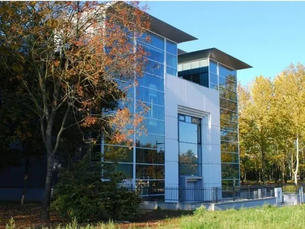Bureaux 2490 m²