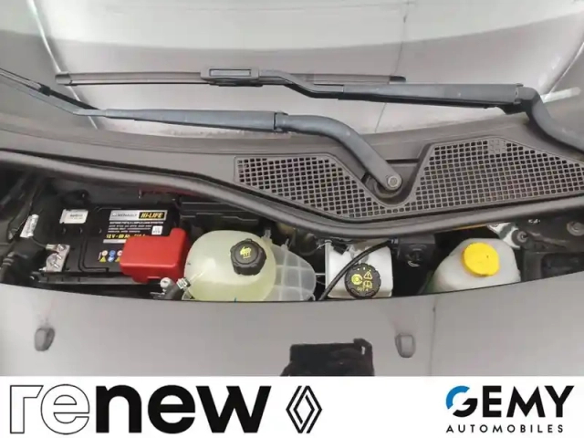 Renault Twingo iii e-tech — photo 16