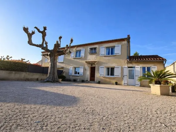 Maison familiale 5 pièces - 126 m2 - 4 chambres - Jardin - G