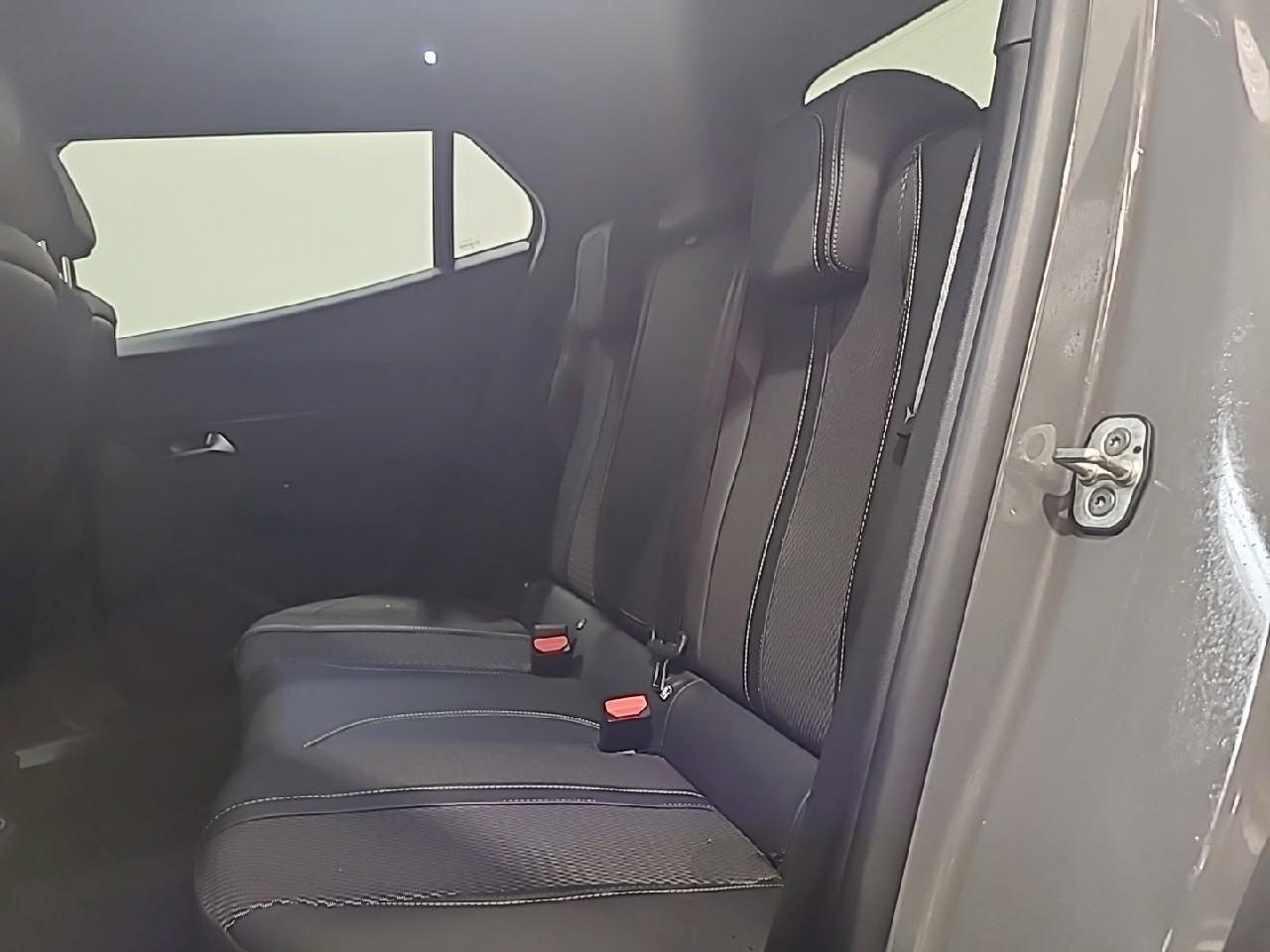 Peugeot 2008 electrique 54 kwh 156 ch gt — photo 13