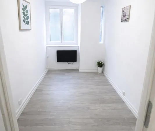 Bureau / Local 20 m² avec commodités - Centre La Côte-Saint-André