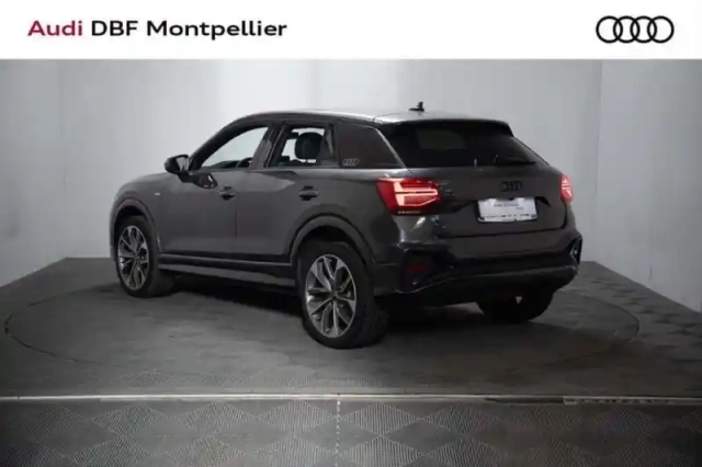Audi Q2 35 tfsi 150 s tronic 7 s line plus — photo 4