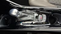 Toyota C-Hr 122h Distinctive 2WD E-CVT MY22 — photo 23