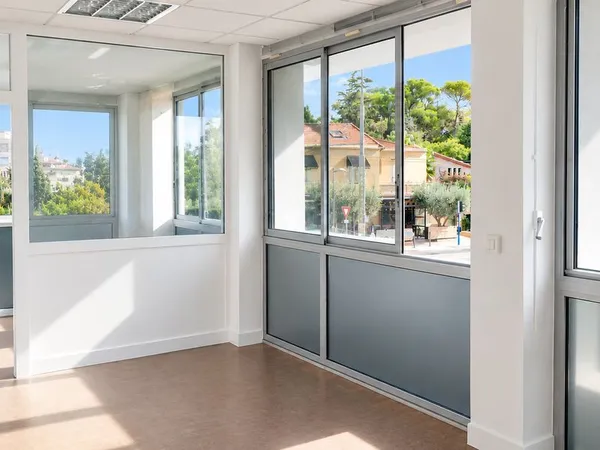 Local professionnel 46 m² + parking - Montpellier Clémentville/Arceaux