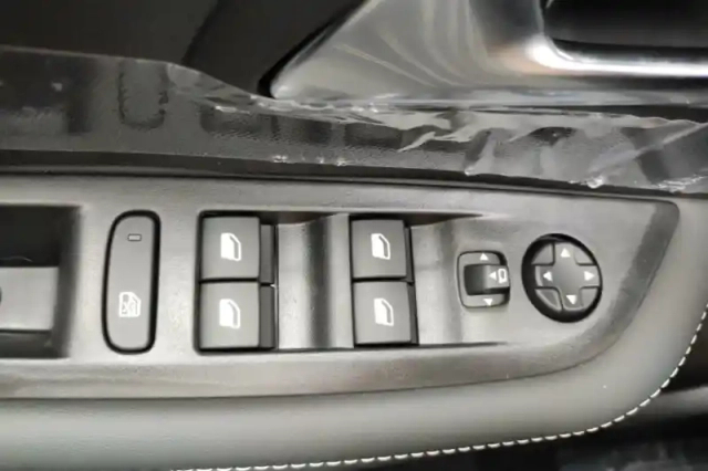 Peugeot 208 electrique 50 kwh 136ch — photo 64