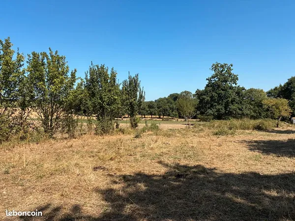 Terrain 1595 m² JUGON LES LACS