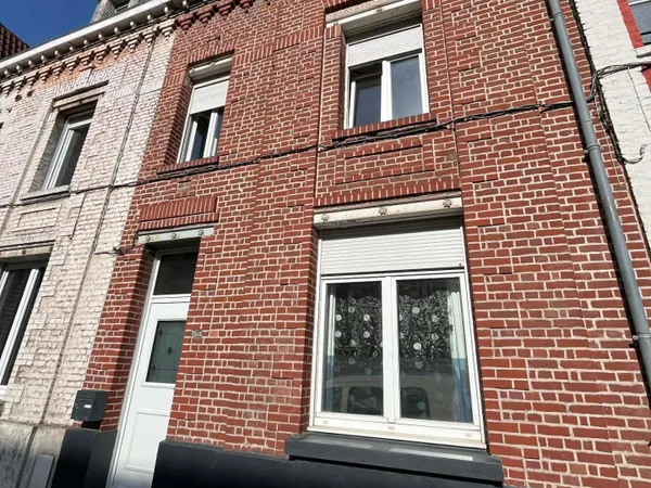 MAISON DE VILLE