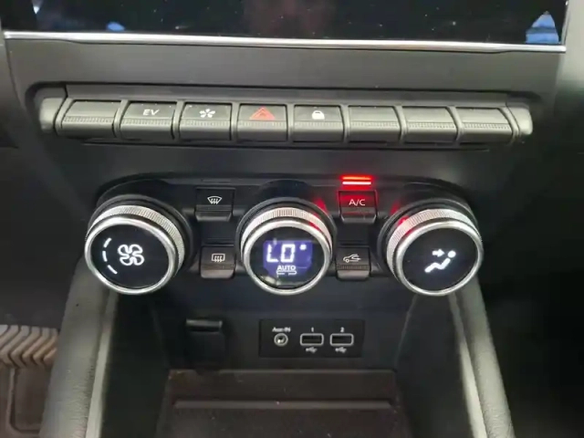 Renault Captur e-tech plug-in 160 — photo 27