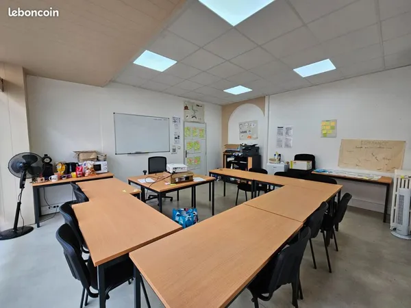 Bureau / local dans immeuble pro