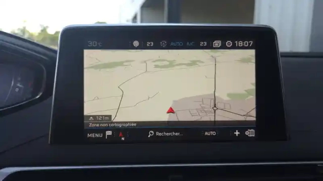 Peugeot 3008 1.2 puretech 130ch s&amp;s bvm6 — photo 28