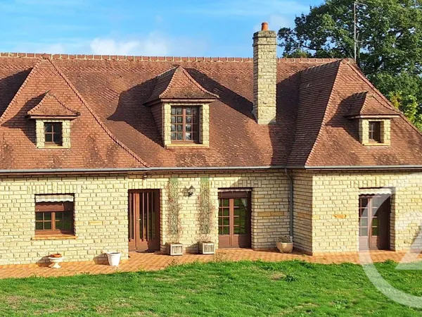Maison 8 pièces 211 m²
